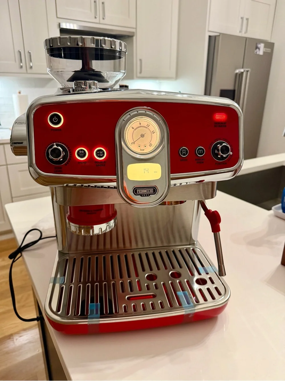 Retro style brand new espresso machine - cold brew & espresso features